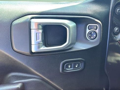 Used 2020 Jeep Wrangler Unlimited Rubicon w/ LED Lighting Group AWD/4WD image 14