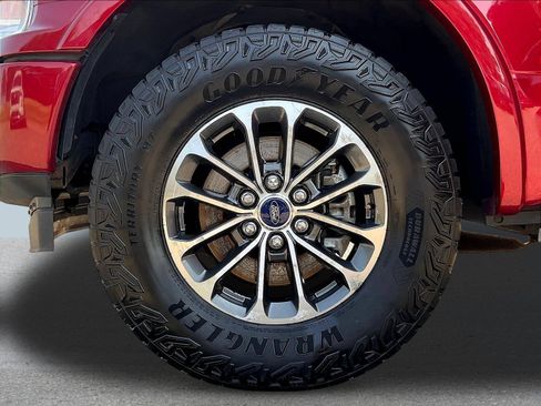 Used 2018 Ford F150 XLT w/ Equipment Group 302A Luxury AWD/4WD image 34