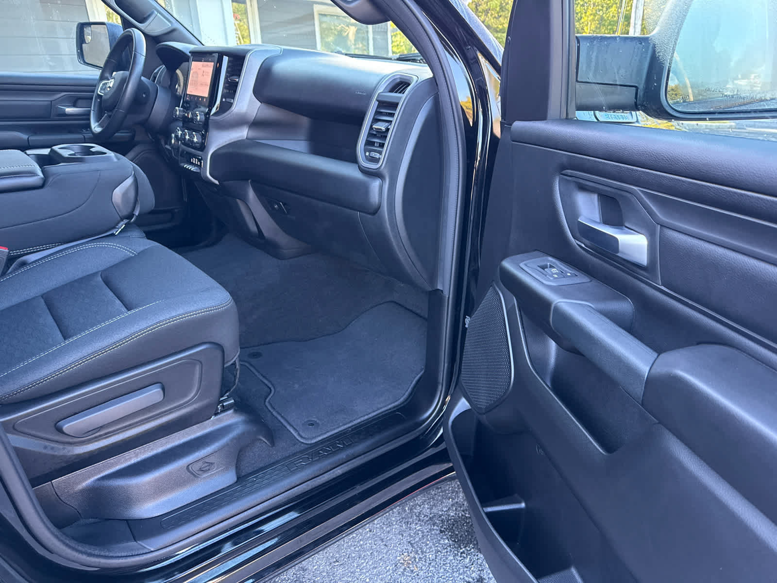 Used 2025 RAM 1500 Tradesman AWD/4WD image 16