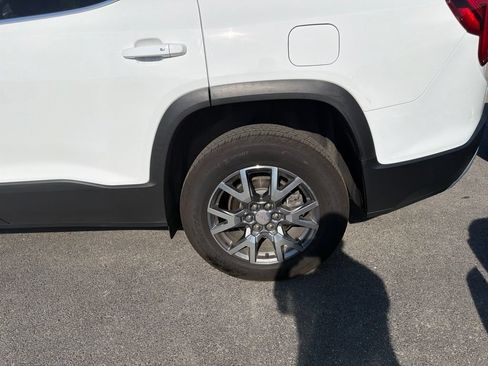 Used 2023 GMC Acadia SLT AWD/4WD image 4