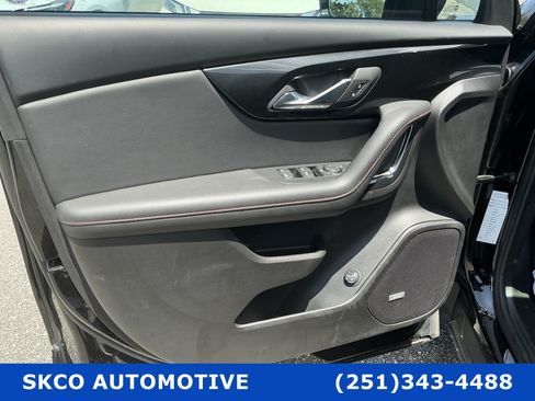 Used 2025 Chevrolet Blazer RS FWD image 12