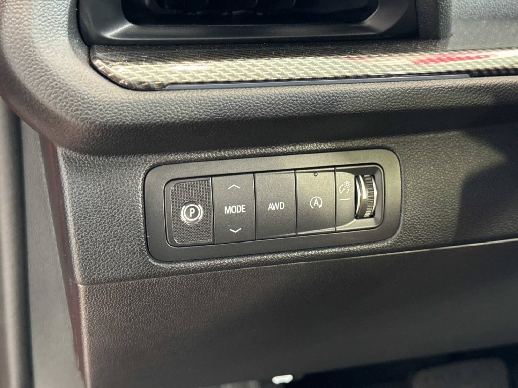 New 2027 Chevrolet Traverse Z71 w/ Enhanced Driving Package AWD/4WD image 10