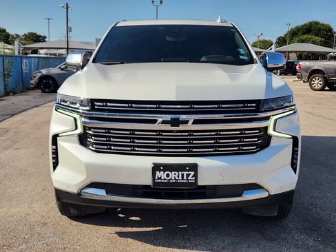 Used 2024 Chevrolet Suburban Premier w/ Premium Package RWD image 2