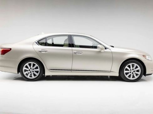 Used 2012 Lexus LS 460 w/ Luxury Value Edition RWD image 6