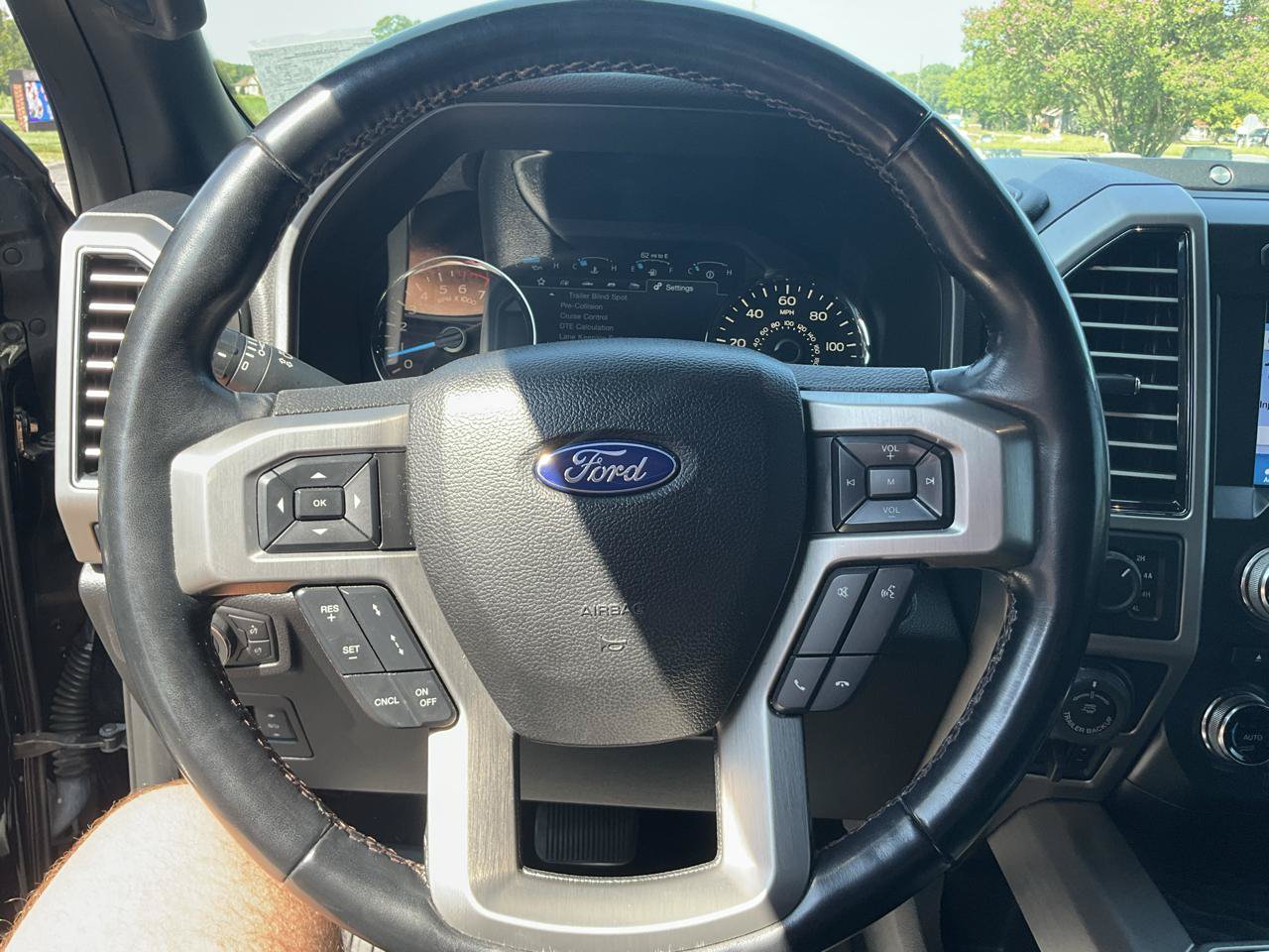 Used 2018 Ford F150 Platinum w/ Equipment Group 701A Luxury AWD/4WD image 24