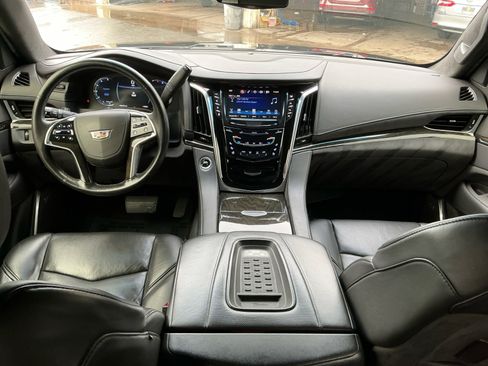 Used 2017 Cadillac Escalade ESV Platinum image 17