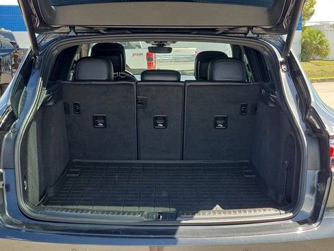 Used 2020 Porsche Macan image 10