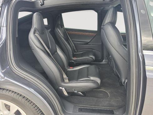 Used 2020 Tesla Model X Long Range image 13