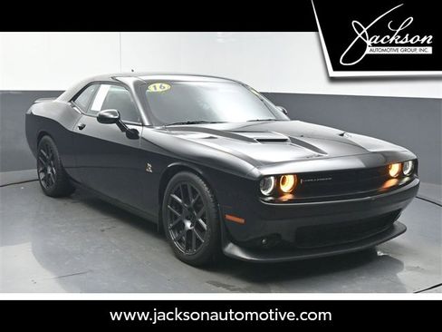 Used 2016 Dodge Challenger R/T Scat Pack image 1