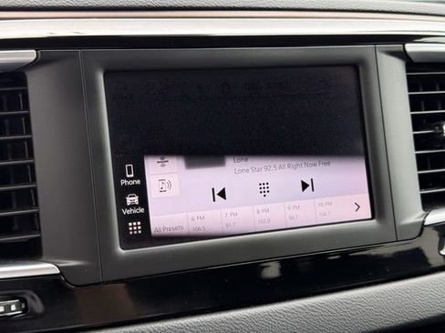 Used 2023 Chrysler Voyager LX FWD image 16
