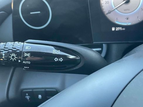 Used 2024 Hyundai Elantra SEL image 23