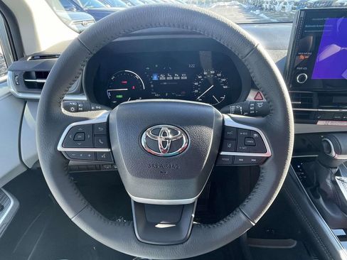New 2026 Toyota Sienna XLE image 31