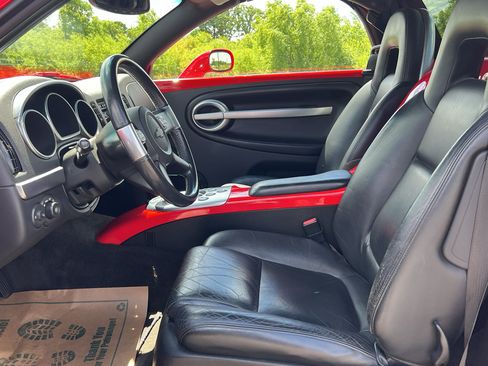 Used 2004 Chevrolet SSR w/ Preferred Equipment Group RWD image 10