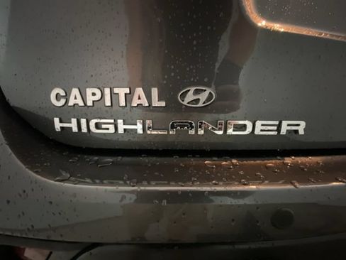 Used 2025 Toyota Highlander XLE AWD/4WD image 28