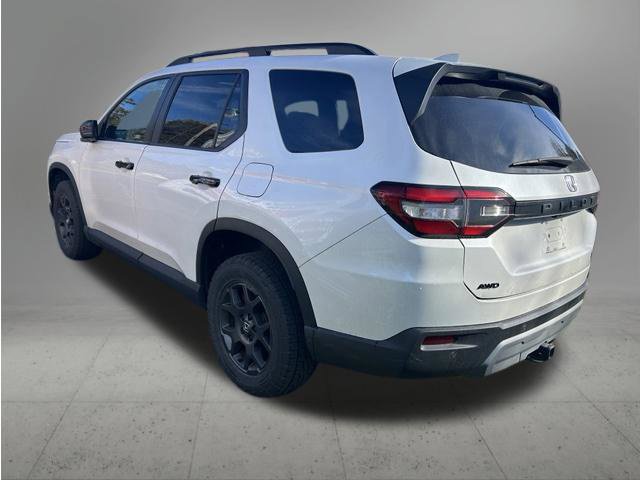 Certified 2024 Honda Pilot TrailSport image 7
