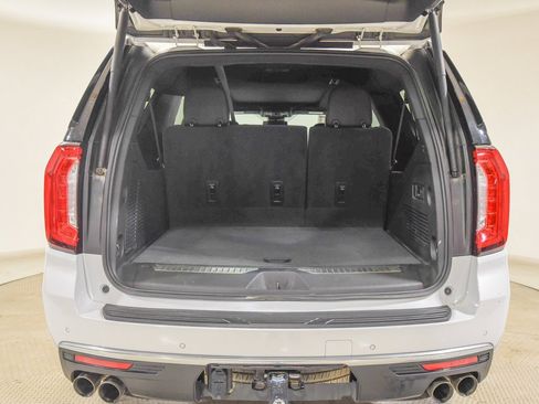 Used 2023 GMC Yukon XL Denali image 14