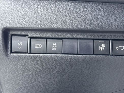 Used 2021 Toyota Venza XLE w/ Softex Package AWD/4WD image 16