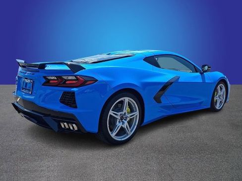 Used 2022 Chevrolet Corvette Stingray Preferred Cpe w/ Z51 Performance Package RWD image 4