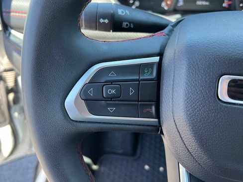 Used 2025 Jeep Compass Trailhawk AWD/4WD image 29