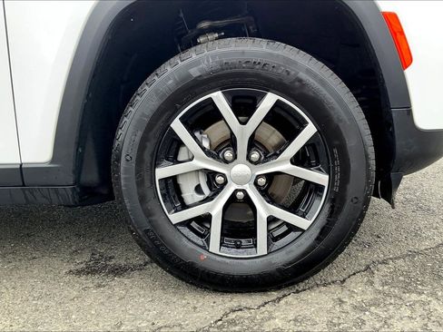 Certified 2025 Jeep Grand Cherokee Limited image 10