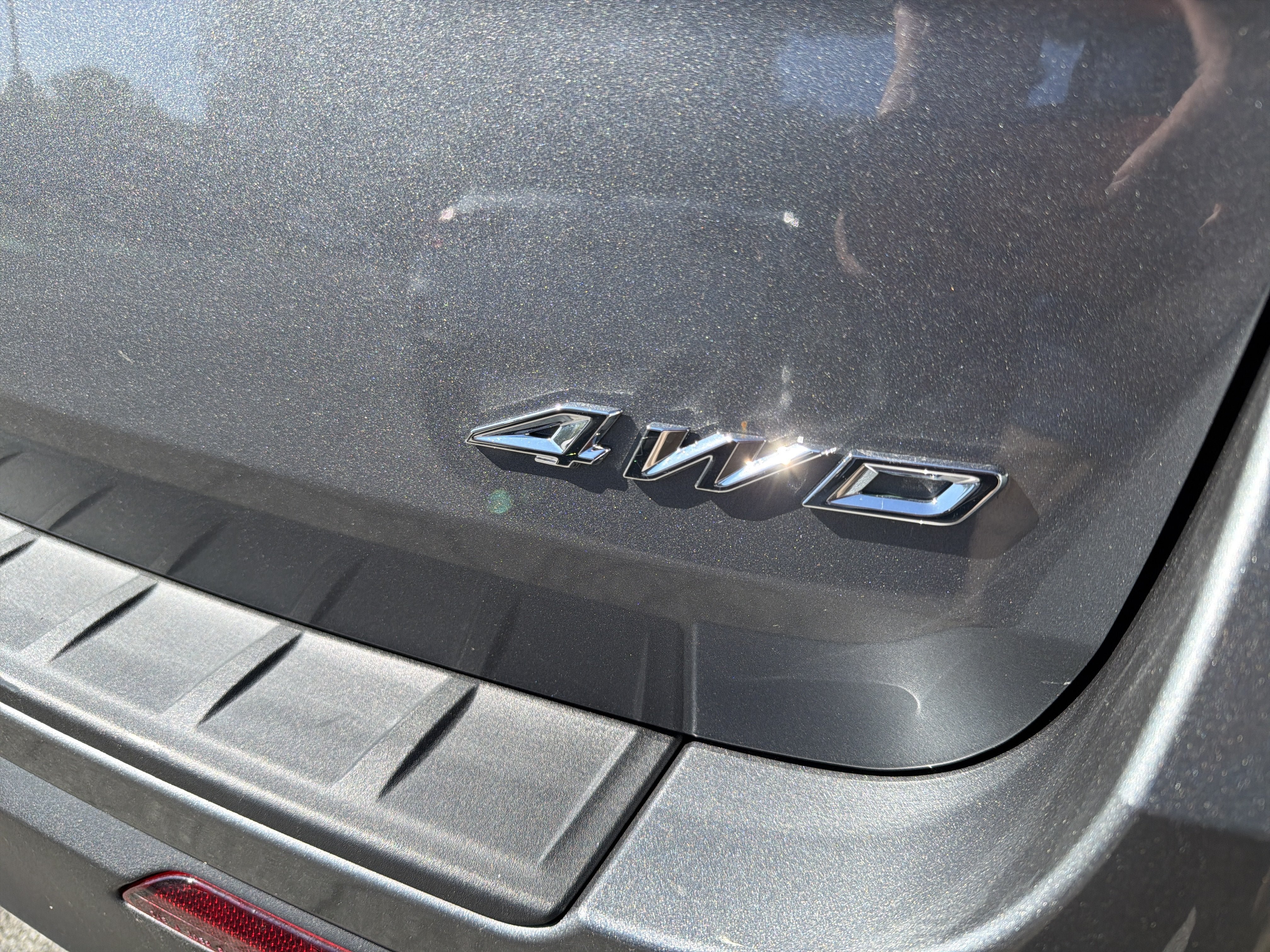Used 2023 Ford Explorer XLT AWD/4WD image 8