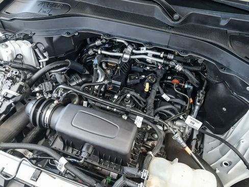 Used 2022 Ford Explorer XLT RWD image 28