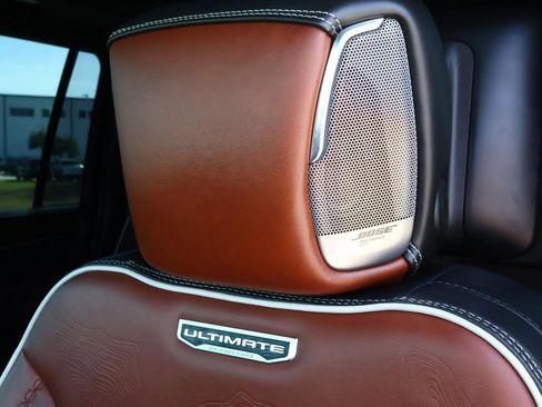 Used 2023 GMC Yukon XL Denali Ultimate image 18