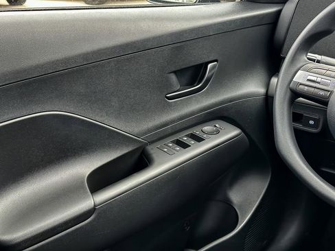 New 2026 Hyundai Kona SE image 18