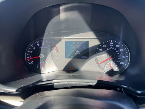 Used 2020 Kia Soul LX FWD image 9