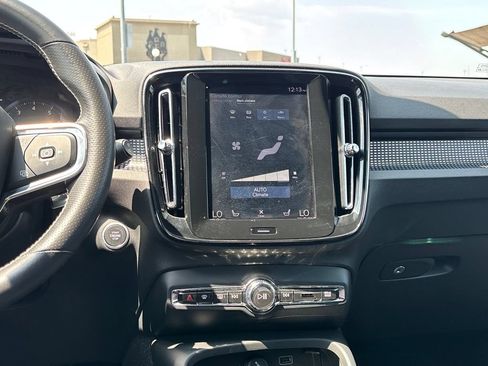 Used 2020 Volvo XC40 T5 R-Design AWD/4WD image 26