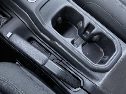 Used 2023 Jeep Wrangler Sport S image 19