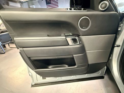 Used 2019 Land Rover Range Rover Sport HSE Dynamic image 33