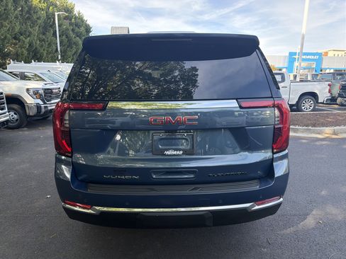 Used 2026 GMC Yukon XL Elevation image 9