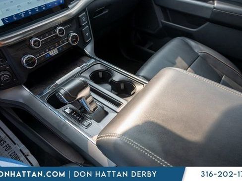 Used 2022 Ford F150 Lariat w/ Trailer Tow Package image 17