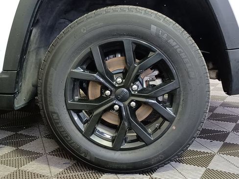 Used 2023 Jeep Grand Cherokee Limited w/ Trailer Tow Prep Group (B) image 8