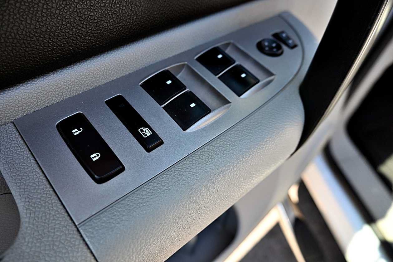 Used 2007 Chevrolet Silverado 2500 LT AWD/4WD image 14