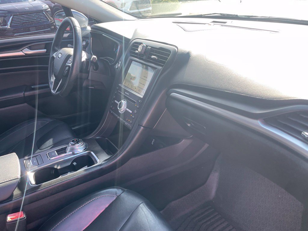 Used 2017 Ford Fusion Titanium AWD/4WD image 28