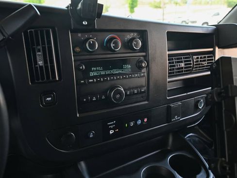 Used 2021 Chevrolet Express 2500 RWD image 25