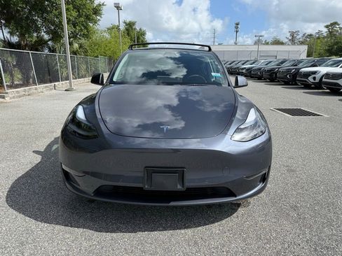 Used 2022 Tesla Model Y Long Range image 2
