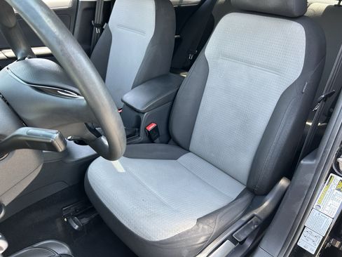 Used 2017 Volkswagen Jetta S FWD image 18