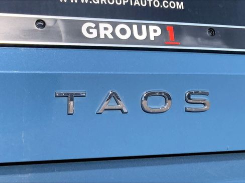 Used 2026 Volkswagen Taos SE FWD image 10