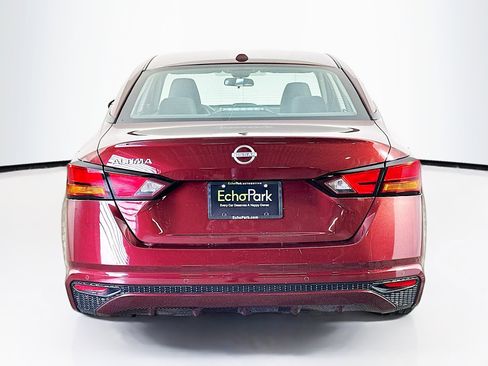 Used 2025 Nissan Altima 2.5 SV image 7