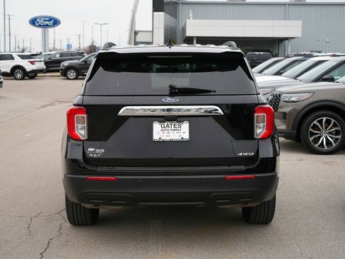 Used 2023 Ford Explorer XLT image 6