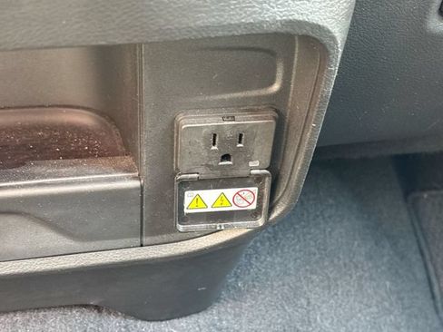 Used 2024 RAM 2500 Laramie w/ Safety Group AWD/4WD image 37