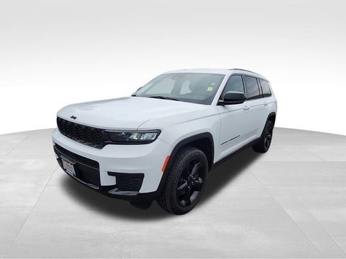 Certified 2023 Jeep Grand Cherokee L Altitude image 14