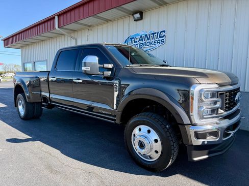 Used 2024 Ford F450 Lariat w/ Lariat Ultimate Package image 3