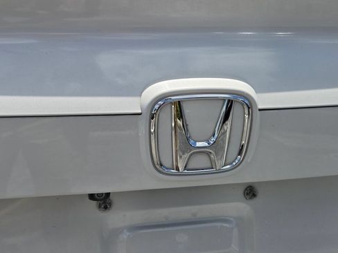 Used 2018 Honda Accord EX-L image 9