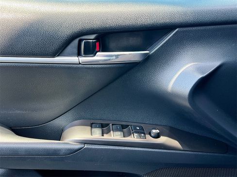 Used 2023 Toyota Camry SE image 17