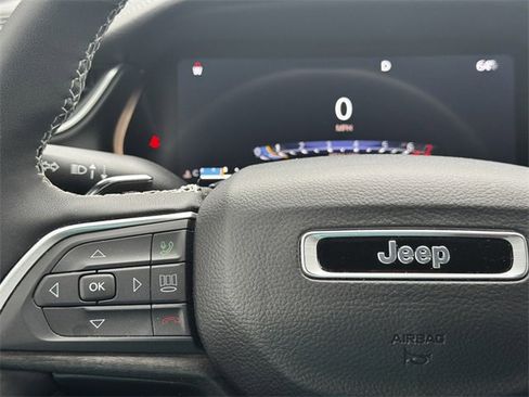 Certified 2024 Jeep Grand Cherokee Limited image 26