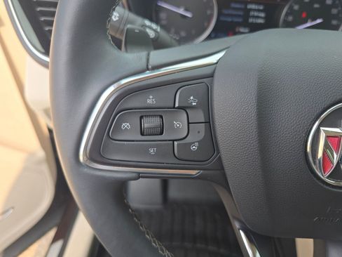 Used 2022 Buick Envision Avenir w/ Technology Package II image 16